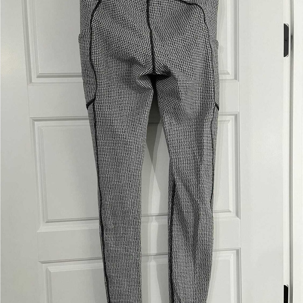 Lululemon Lululemon Speed Up Tight *Full-On Luxtreme 28" size 6